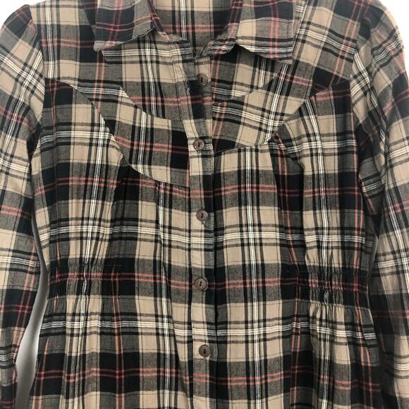 The Hanger Button Down Plaid Shirt Size Small High Low Hem - Picture 5 of 10